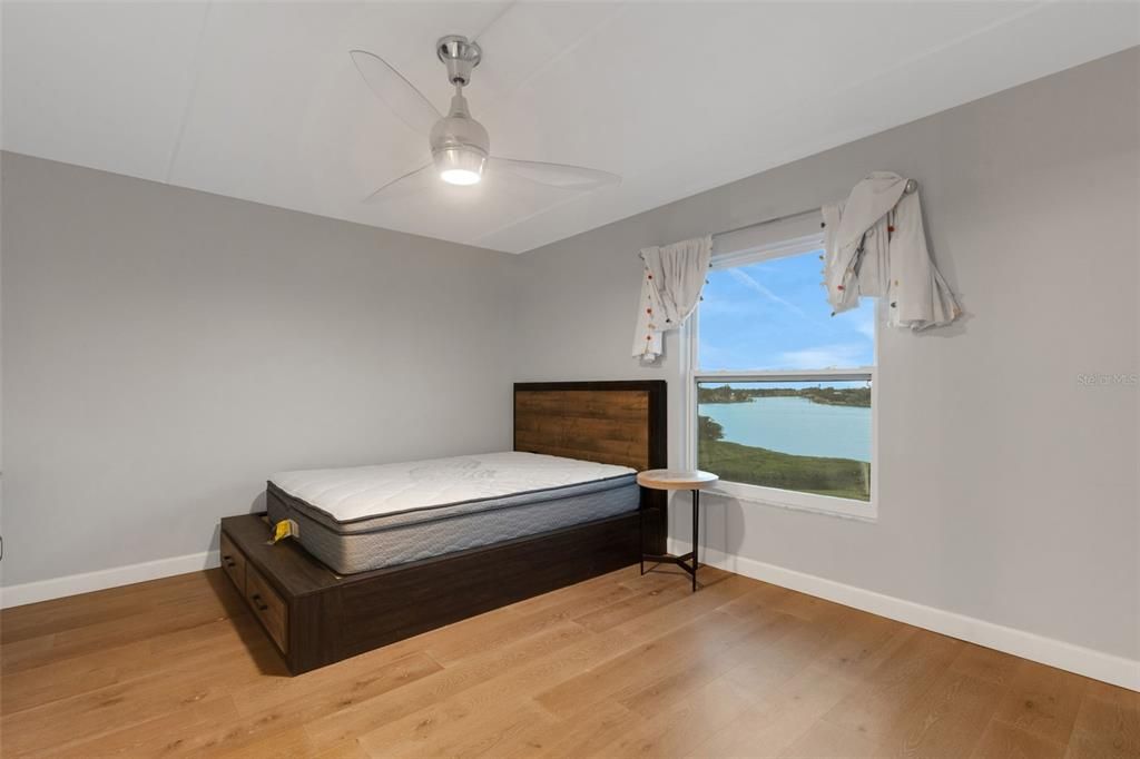 For Rent: $1,650 (1 beds, 1 baths, 747 Square Feet)