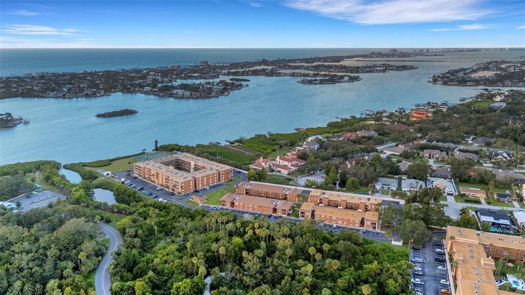 For Rent: $1,650 (1 beds, 1 baths, 747 Square Feet)