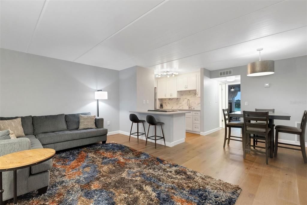 For Rent: $1,650 (1 beds, 1 baths, 747 Square Feet)