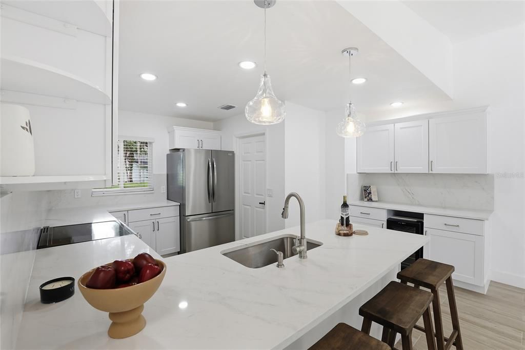 На продажу: $339,000 (3 спален, 2 ванн, 1674 Квадратных фут)