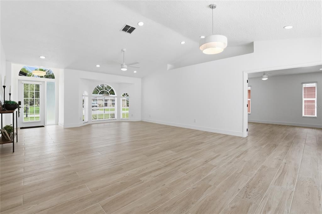 На продажу: $339,000 (3 спален, 2 ванн, 1674 Квадратных фут)