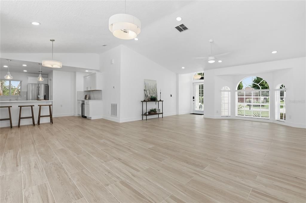 На продажу: $339,000 (3 спален, 2 ванн, 1674 Квадратных фут)