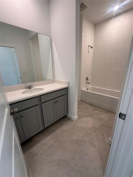 En Venta: $531,990 (4 camas, 3 baños, 2472 Pies cuadrados)