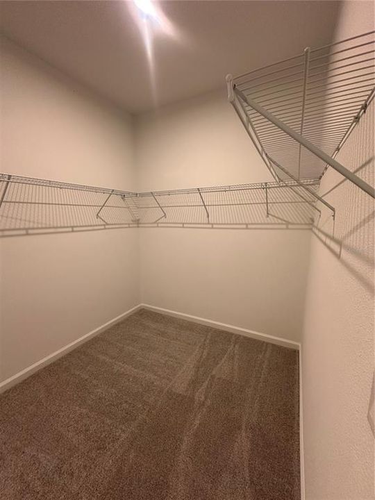 En Venta: $531,990 (4 camas, 3 baños, 2472 Pies cuadrados)