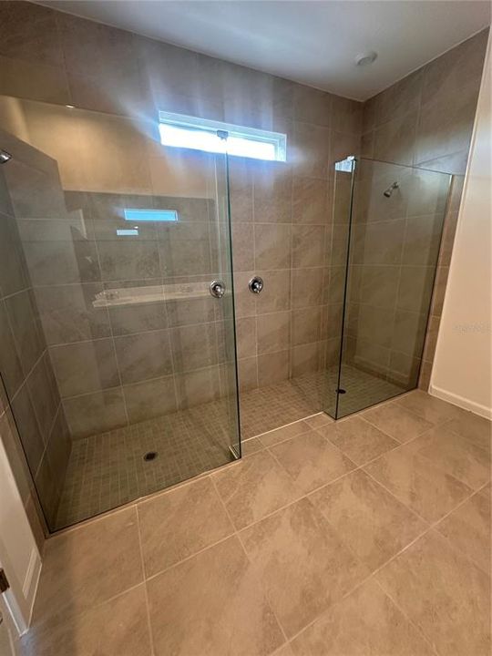 En Venta: $531,990 (4 camas, 3 baños, 2472 Pies cuadrados)