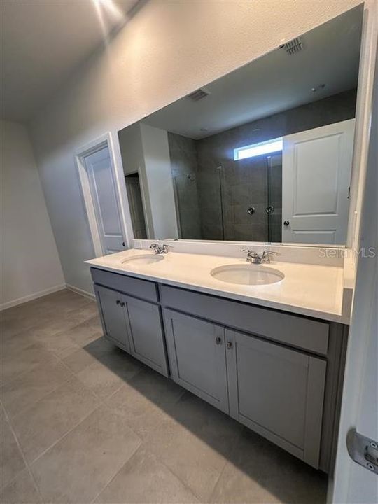 En Venta: $531,990 (4 camas, 3 baños, 2472 Pies cuadrados)