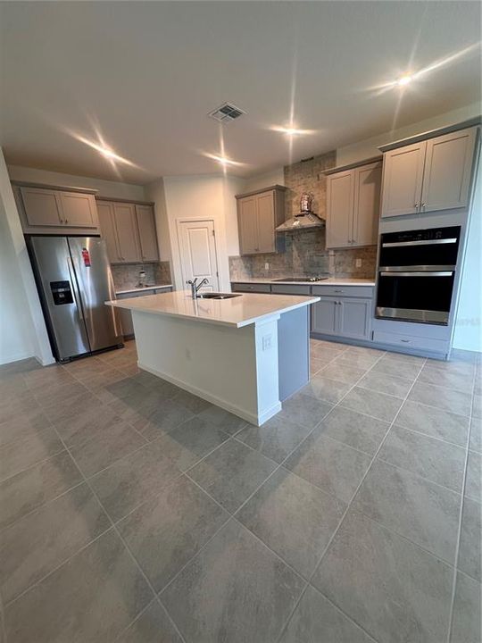 En Venta: $531,990 (4 camas, 3 baños, 2472 Pies cuadrados)