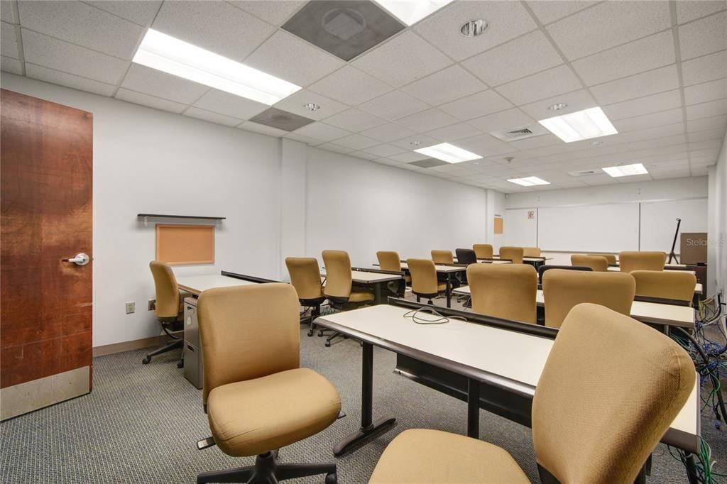 На продажу: $435,345 (0 спален, 0 ванн, 0 Квадратных фут)