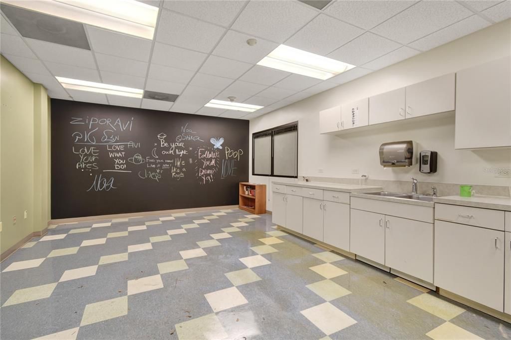 На продажу: $435,345 (0 спален, 0 ванн, 0 Квадратных фут)