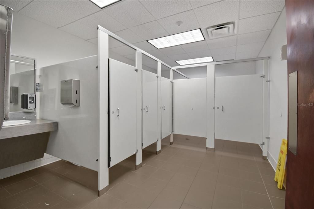 На продажу: $435,345 (0 спален, 0 ванн, 0 Квадратных фут)