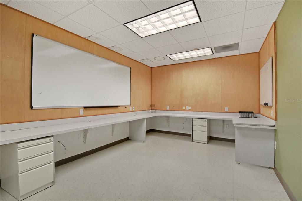 На продажу: $435,345 (0 спален, 0 ванн, 0 Квадратных фут)