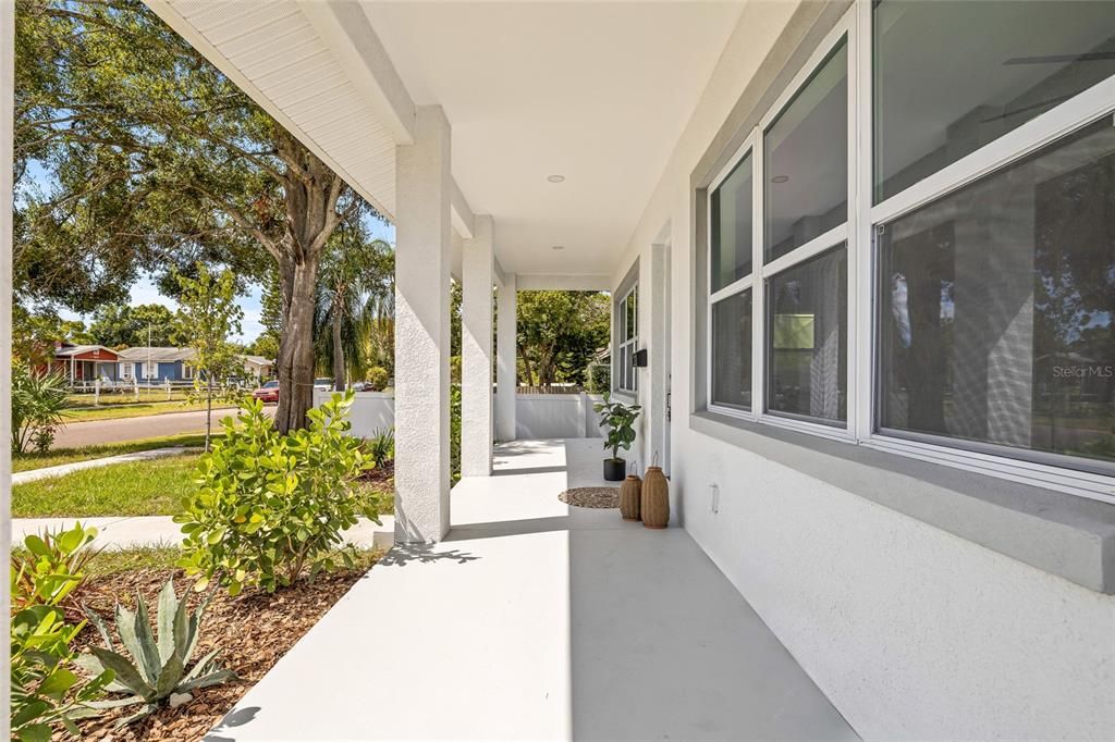 合同活跃: $949,900 (4 贝兹, 3 浴室, 2577 平方英尺)