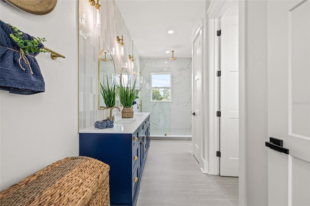 合同活跃: $949,900 (4 贝兹, 3 浴室, 2577 平方英尺)