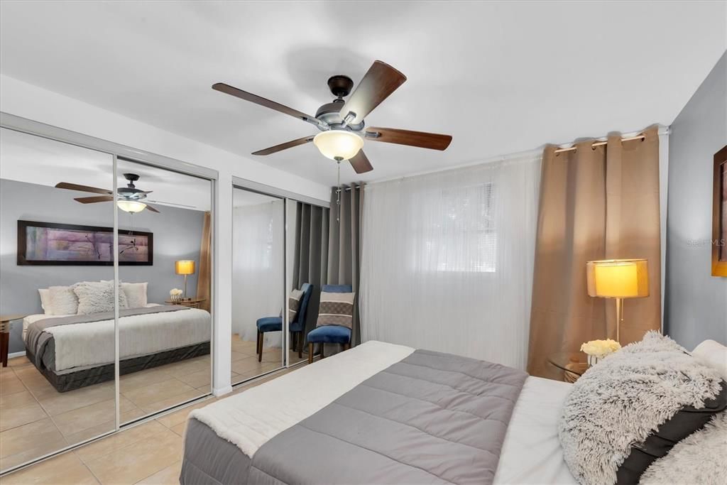 待售: $440,000 (2 贝兹, 0 浴室, 1197 平方英尺)