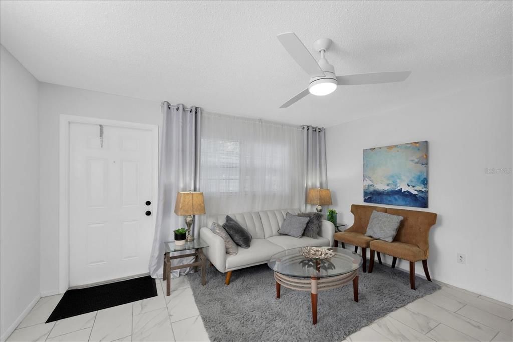 На продажу: $465,000 (4 спален, 0 ванн, 1296 Квадратных фут)