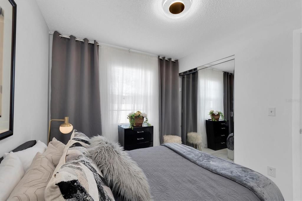 На продажу: $465,000 (4 спален, 0 ванн, 1296 Квадратных фут)