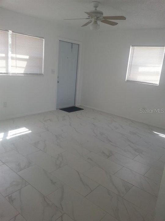 На продажу: $465,000 (4 спален, 0 ванн, 1296 Квадратных фут)