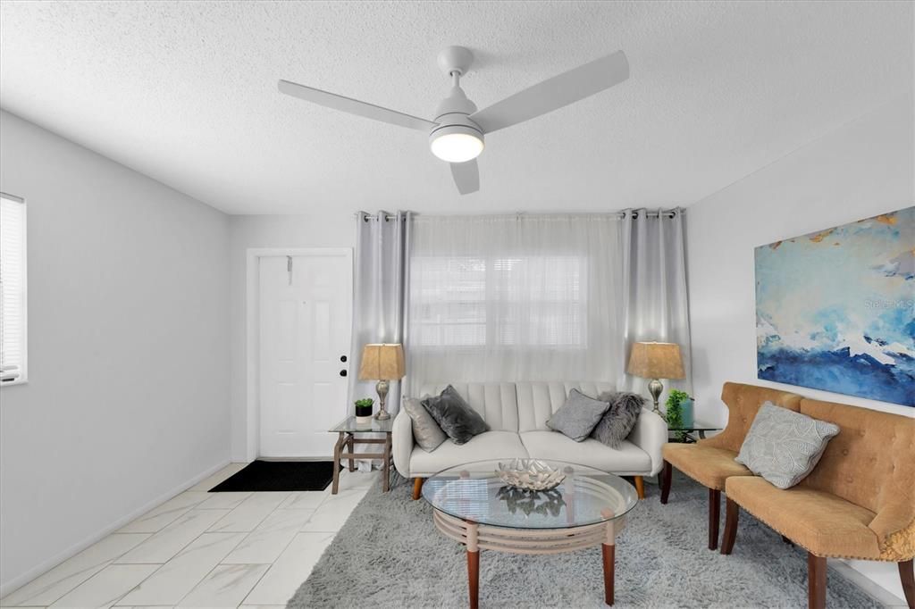 На продажу: $465,000 (4 спален, 0 ванн, 1296 Квадратных фут)