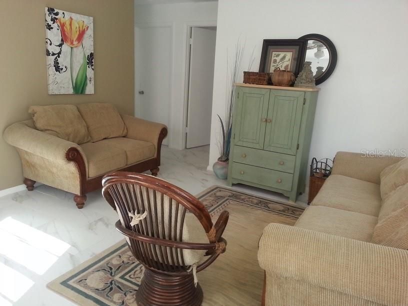 На продажу: $465,000 (4 спален, 0 ванн, 1296 Квадратных фут)