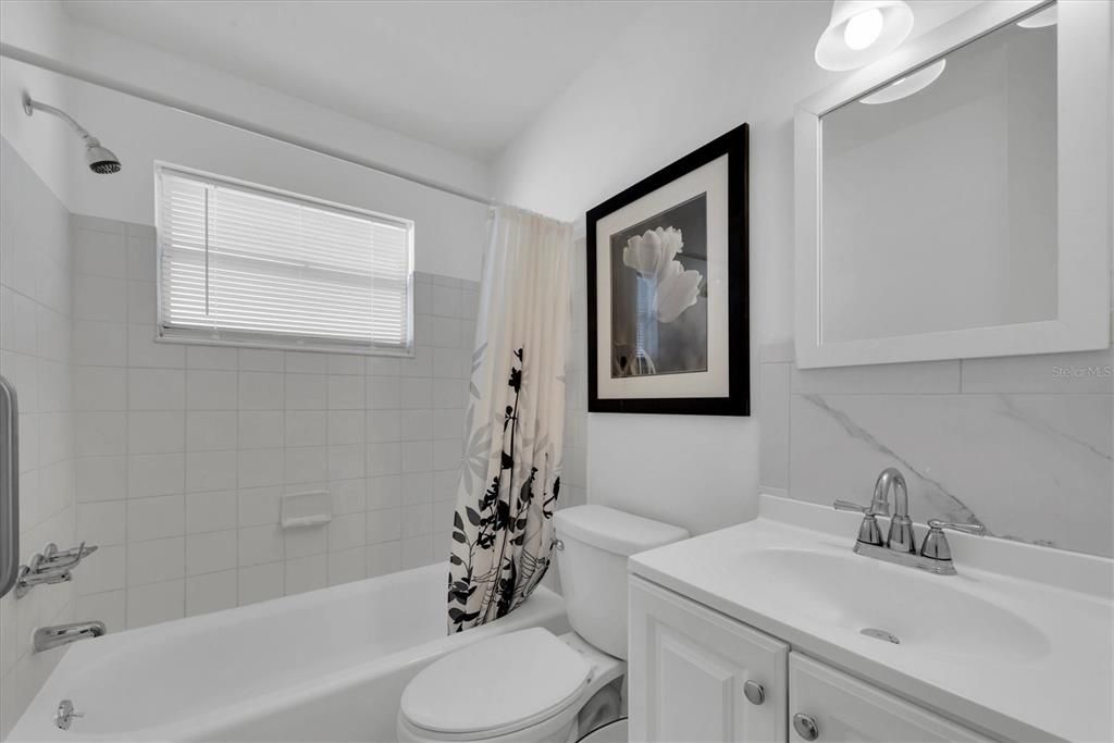 На продажу: $465,000 (4 спален, 0 ванн, 1296 Квадратных фут)