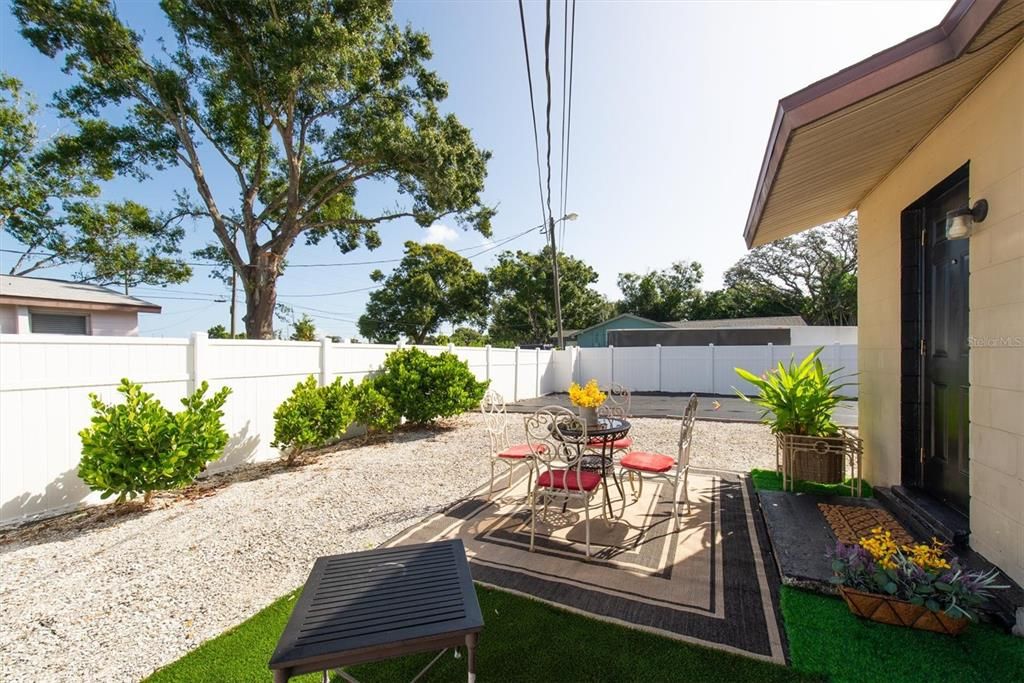 На продажу: $465,000 (4 спален, 0 ванн, 1296 Квадратных фут)