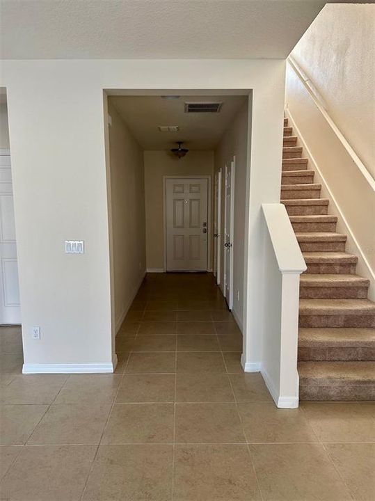 For Rent: $2,700 (4 beds, 2 baths, 1964 Square Feet)