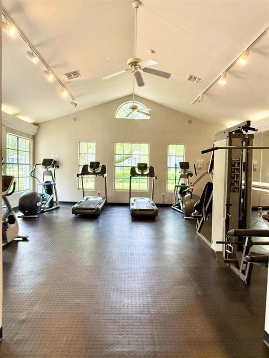 For Rent: $1,550 (2 beds, 2 baths, 910 Square Feet)