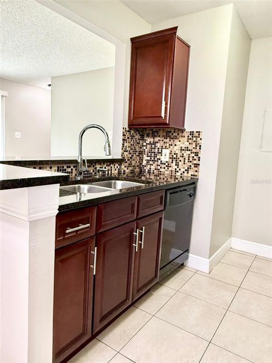 For Rent: $1,550 (2 beds, 2 baths, 910 Square Feet)