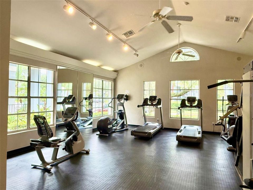 For Rent: $1,550 (2 beds, 2 baths, 910 Square Feet)