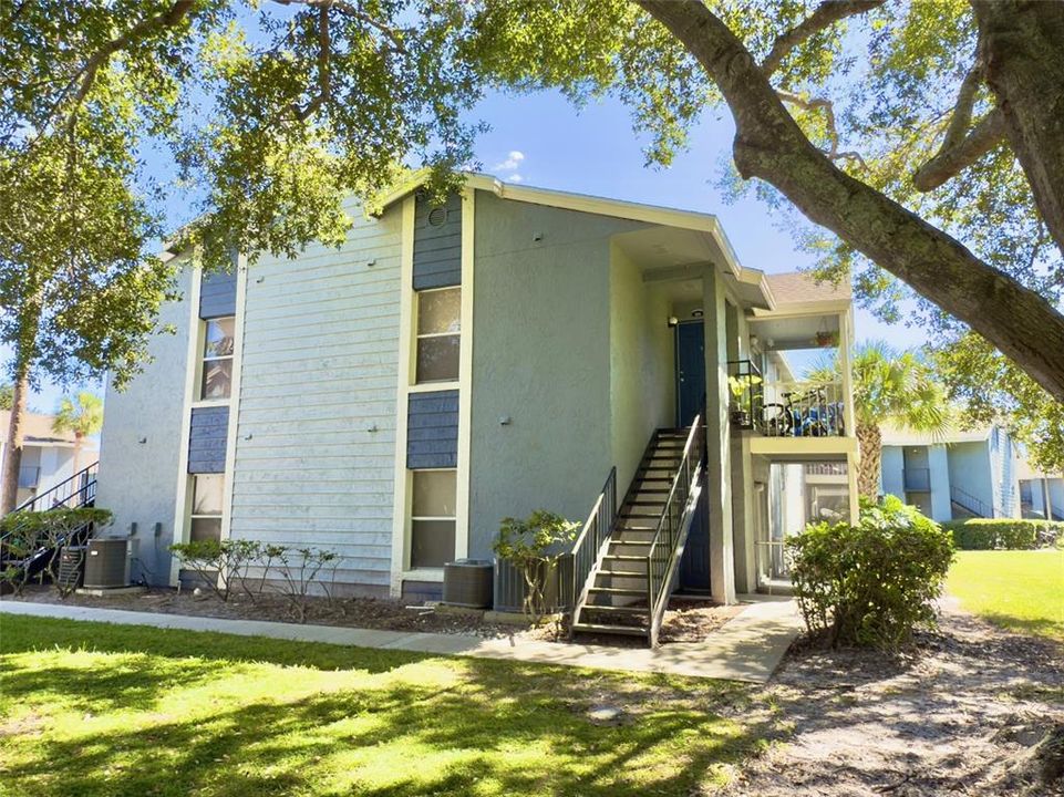 For Rent: $1,550 (2 beds, 2 baths, 910 Square Feet)