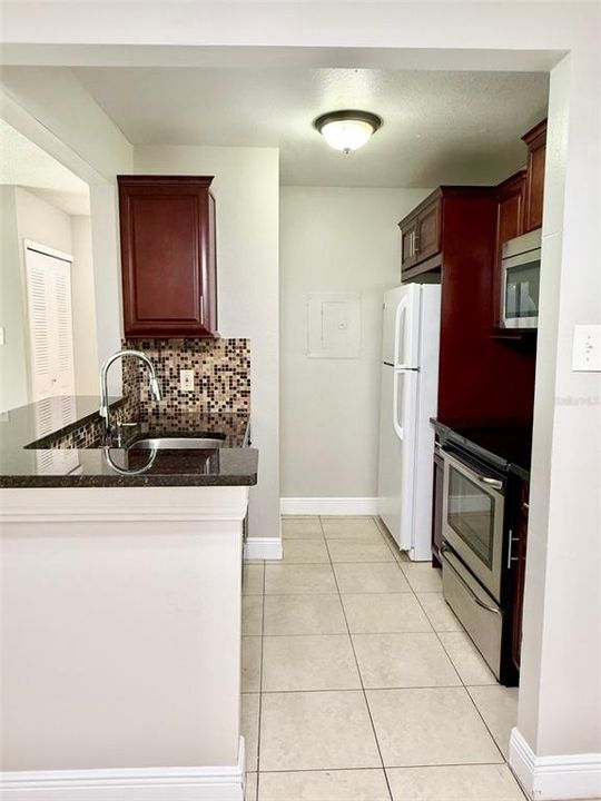 For Rent: $1,550 (2 beds, 2 baths, 910 Square Feet)