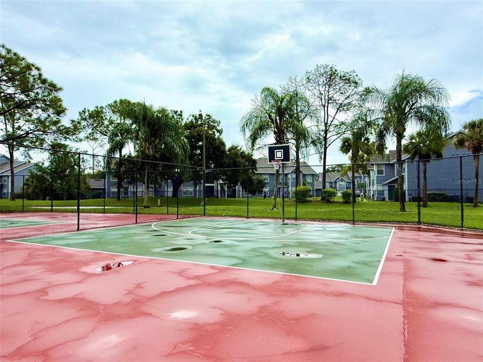 For Rent: $1,550 (2 beds, 2 baths, 910 Square Feet)