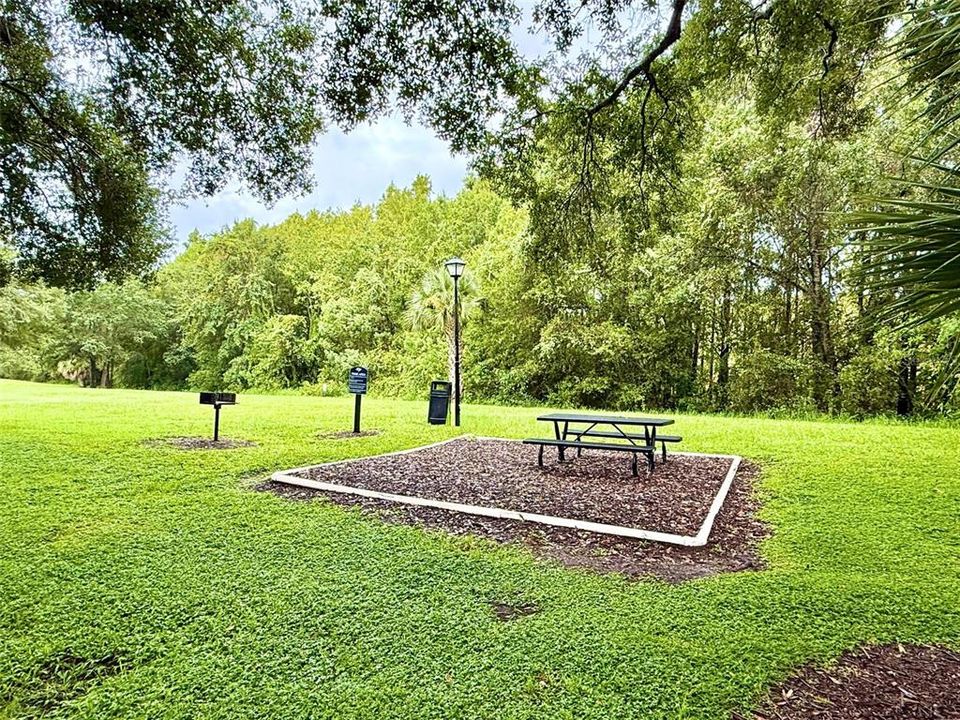 For Rent: $1,550 (2 beds, 2 baths, 910 Square Feet)