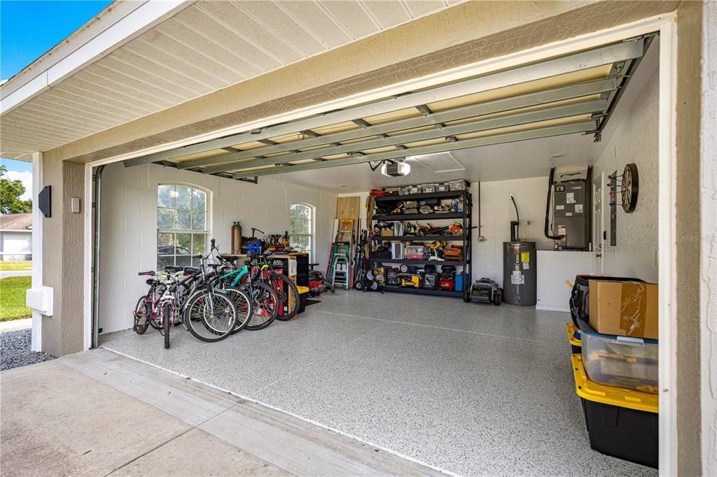 合同活跃: $410,000 (3 贝兹, 2 浴室, 1856 平方英尺)