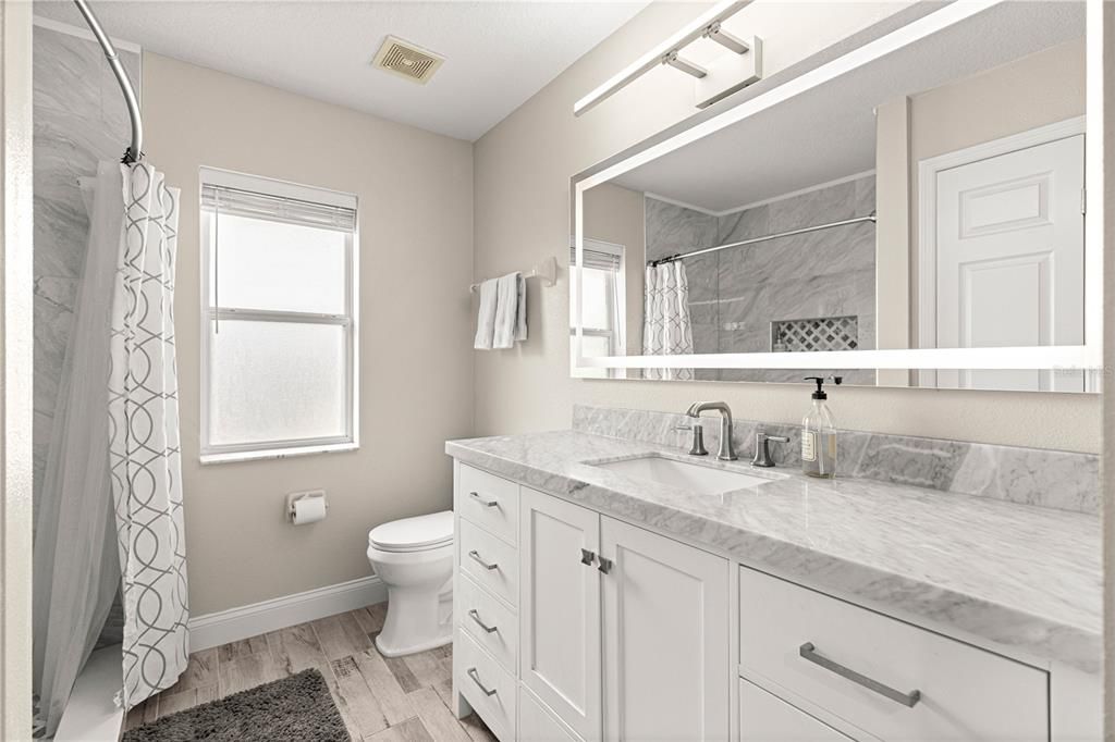 合同活跃: $410,000 (3 贝兹, 2 浴室, 1856 平方英尺)