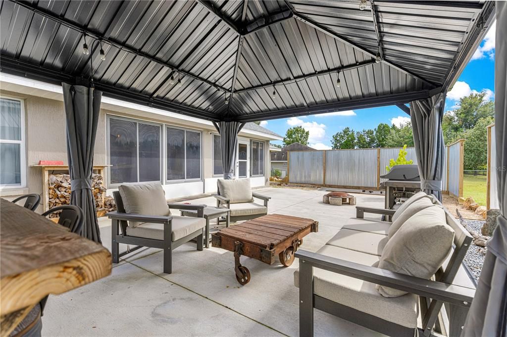 合同活跃: $410,000 (3 贝兹, 2 浴室, 1856 平方英尺)