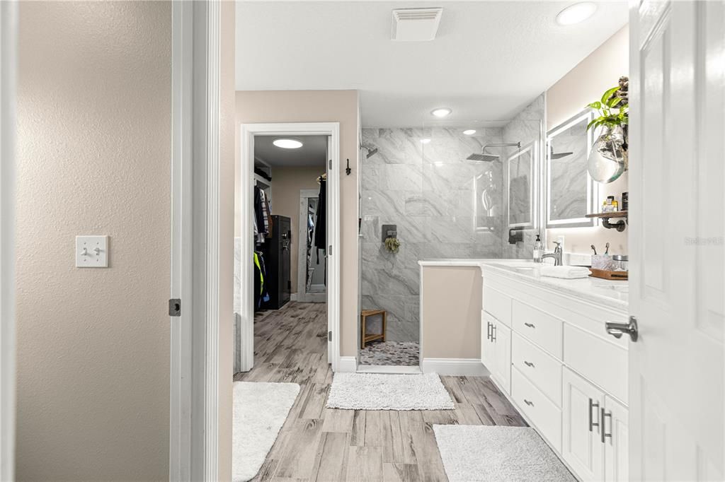 合同活跃: $410,000 (3 贝兹, 2 浴室, 1856 平方英尺)