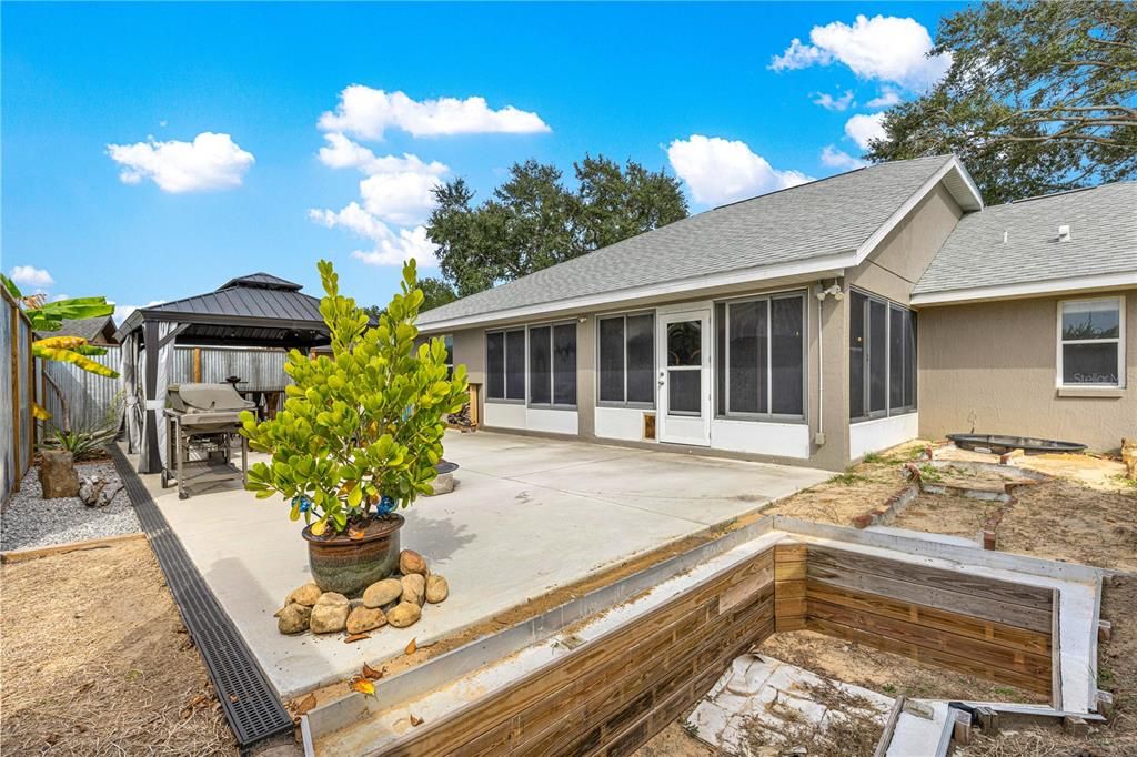 合同活跃: $410,000 (3 贝兹, 2 浴室, 1856 平方英尺)