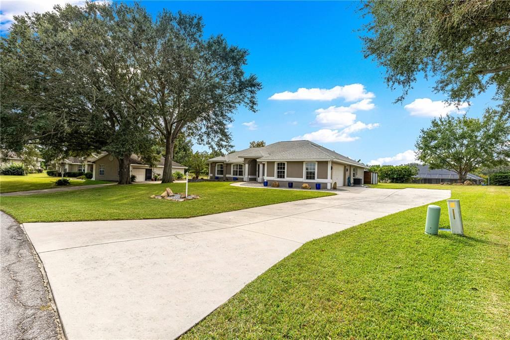 合同活跃: $410,000 (3 贝兹, 2 浴室, 1856 平方英尺)