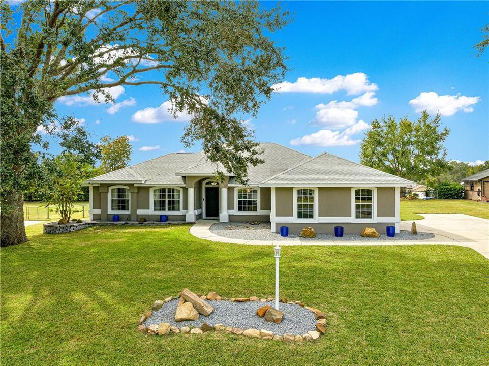 合同活跃: $410,000 (3 贝兹, 2 浴室, 1856 平方英尺)