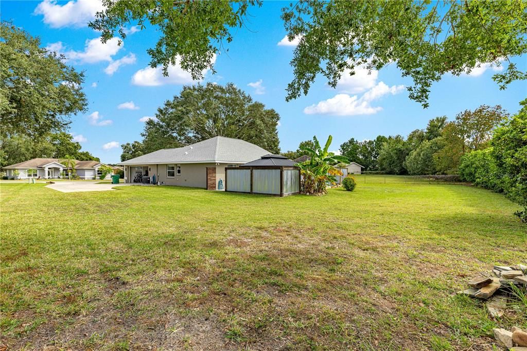 合同活跃: $410,000 (3 贝兹, 2 浴室, 1856 平方英尺)