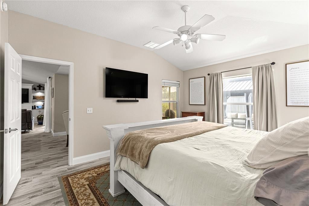 合同活跃: $410,000 (3 贝兹, 2 浴室, 1856 平方英尺)