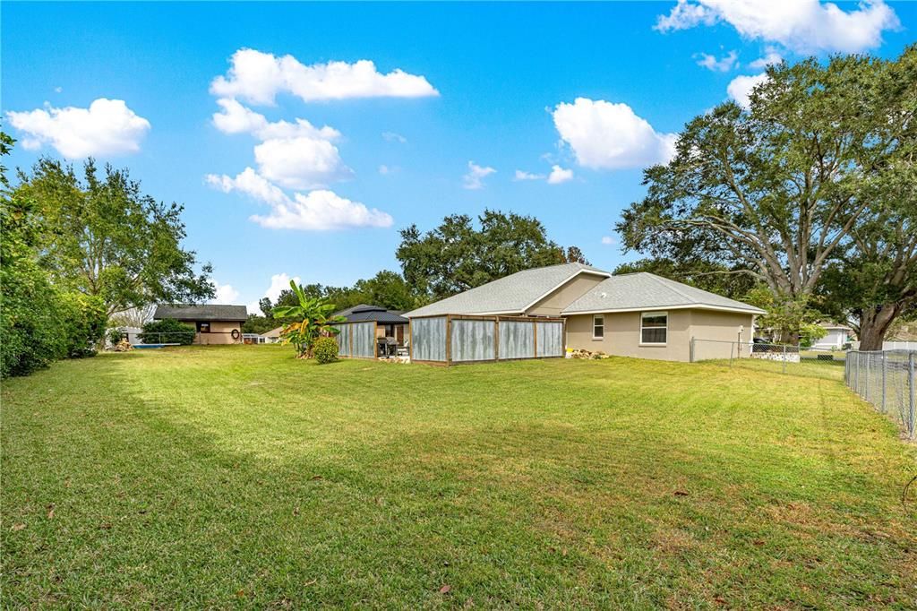 合同活跃: $410,000 (3 贝兹, 2 浴室, 1856 平方英尺)