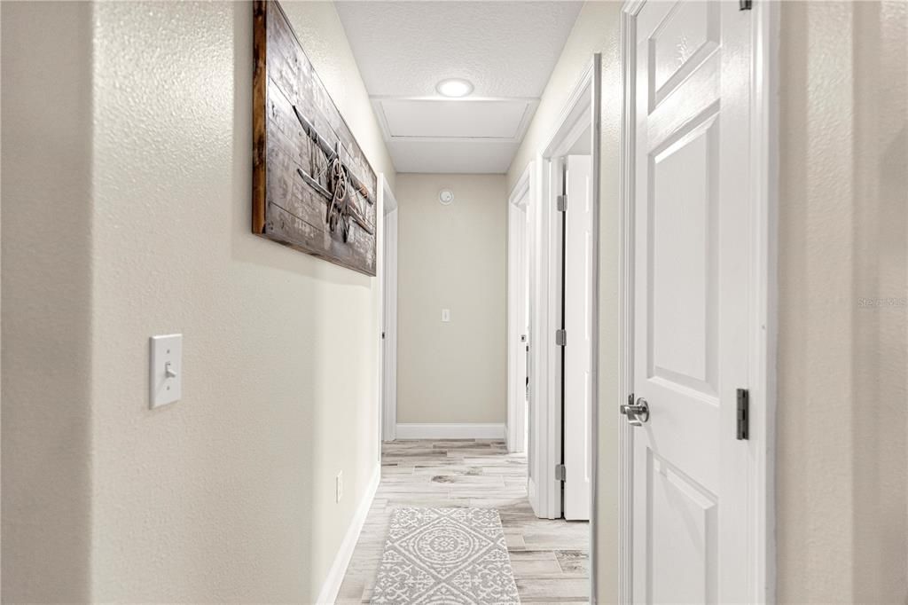 合同活跃: $410,000 (3 贝兹, 2 浴室, 1856 平方英尺)