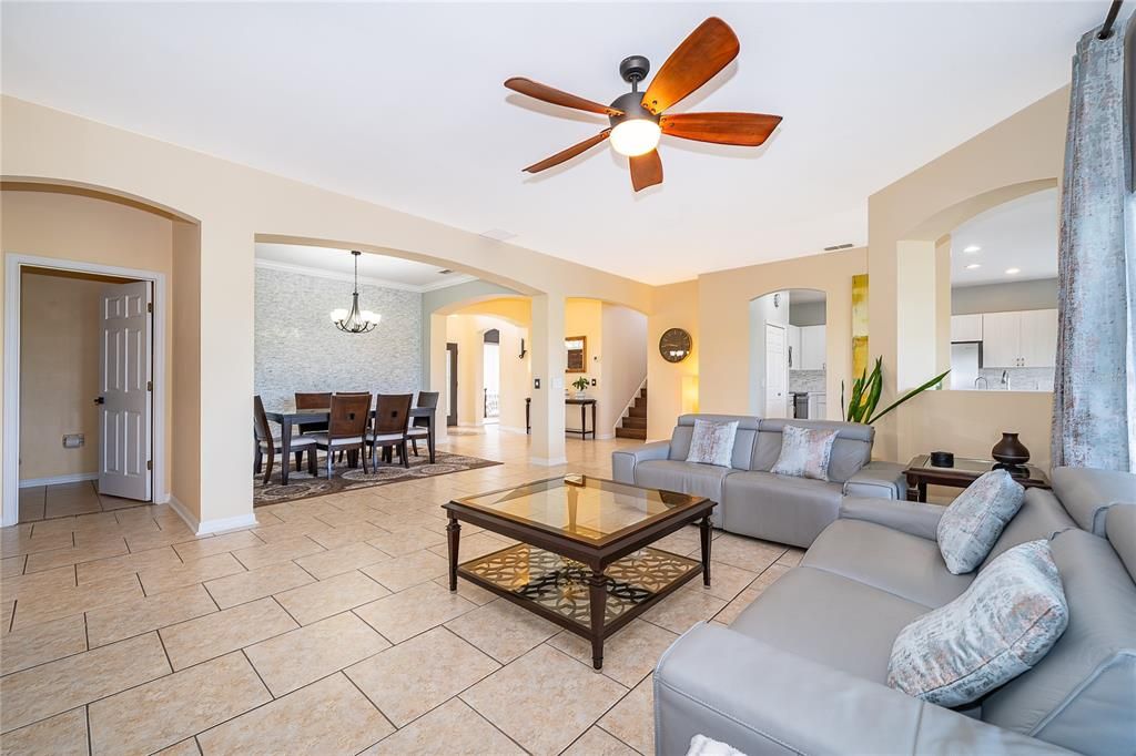 En Venta: $749,900 (6 camas, 4 baños, 3636 Pies cuadrados)