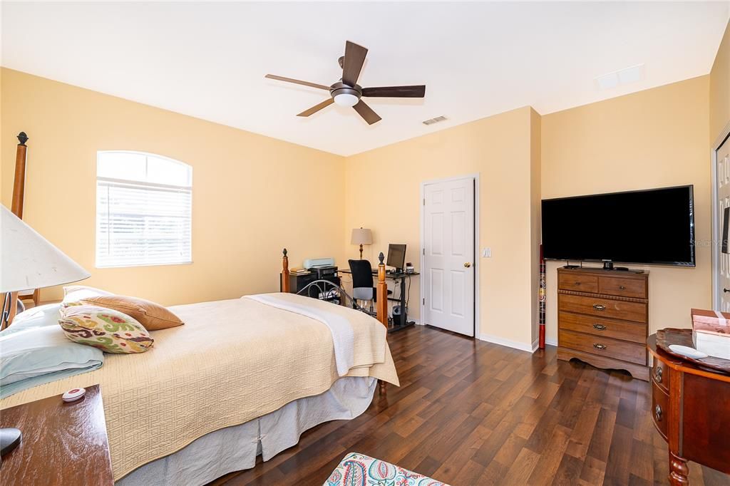 En Venta: $749,900 (6 camas, 4 baños, 3636 Pies cuadrados)