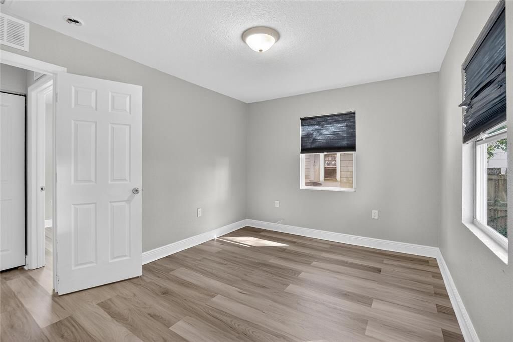 For Sale: $335,000 (2 beds, 2 baths, 1117 Square Feet)