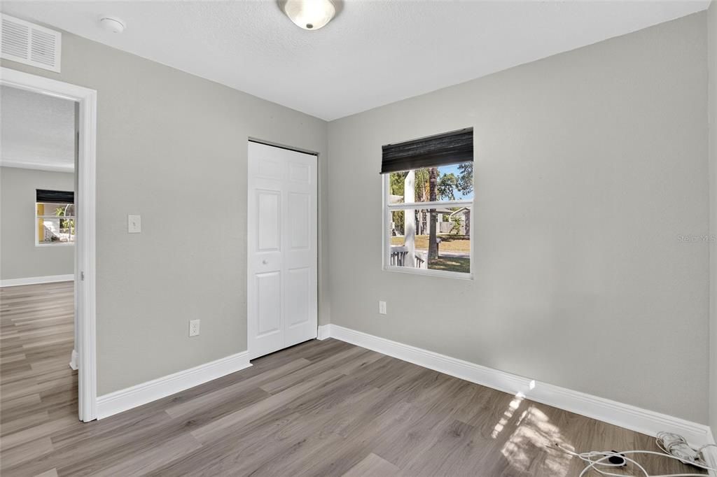 For Sale: $335,000 (2 beds, 2 baths, 1117 Square Feet)