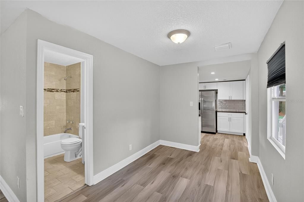 For Sale: $335,000 (2 beds, 2 baths, 1117 Square Feet)