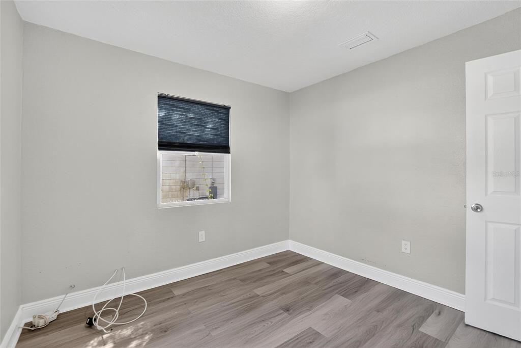 For Sale: $335,000 (2 beds, 2 baths, 1117 Square Feet)